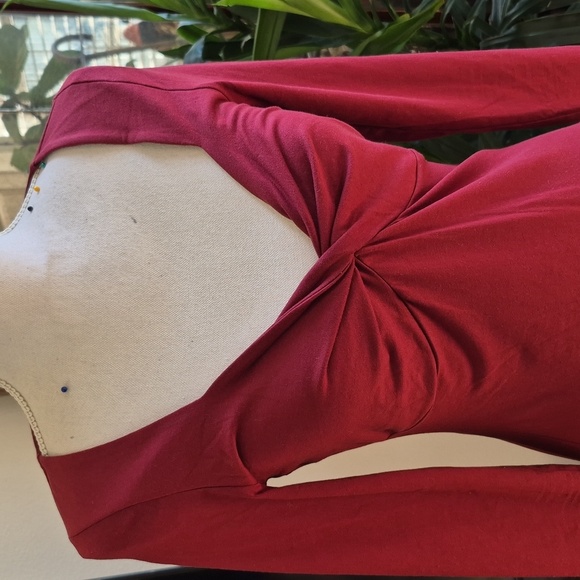 Old Navy Red Maroon Long Sleeve - Picture 2 of 7